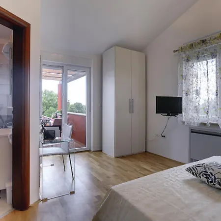 Вилла Delle Rondini By Interhome